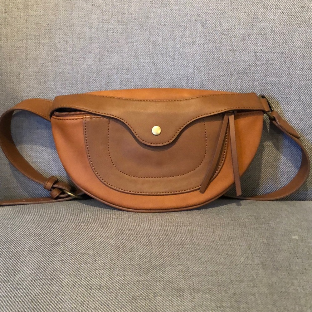 UNIVERSAL THREAD Fanny pack